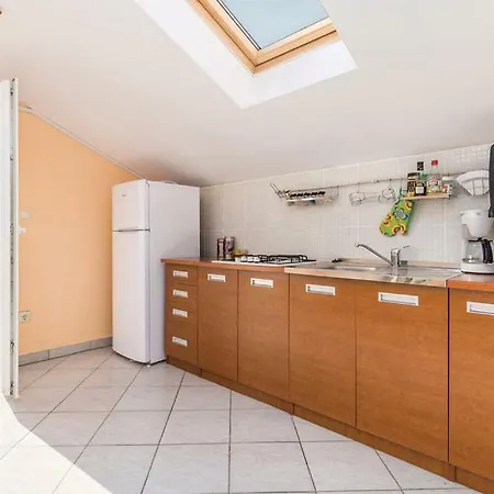 Milka Apartment Povljana