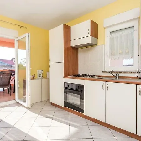 Milka Apartment Povljana