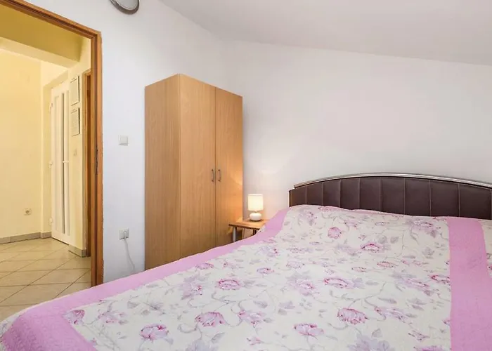 Milka Lägenhet Povljana