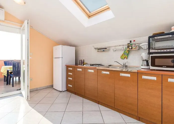 Milka Apartman Povljana